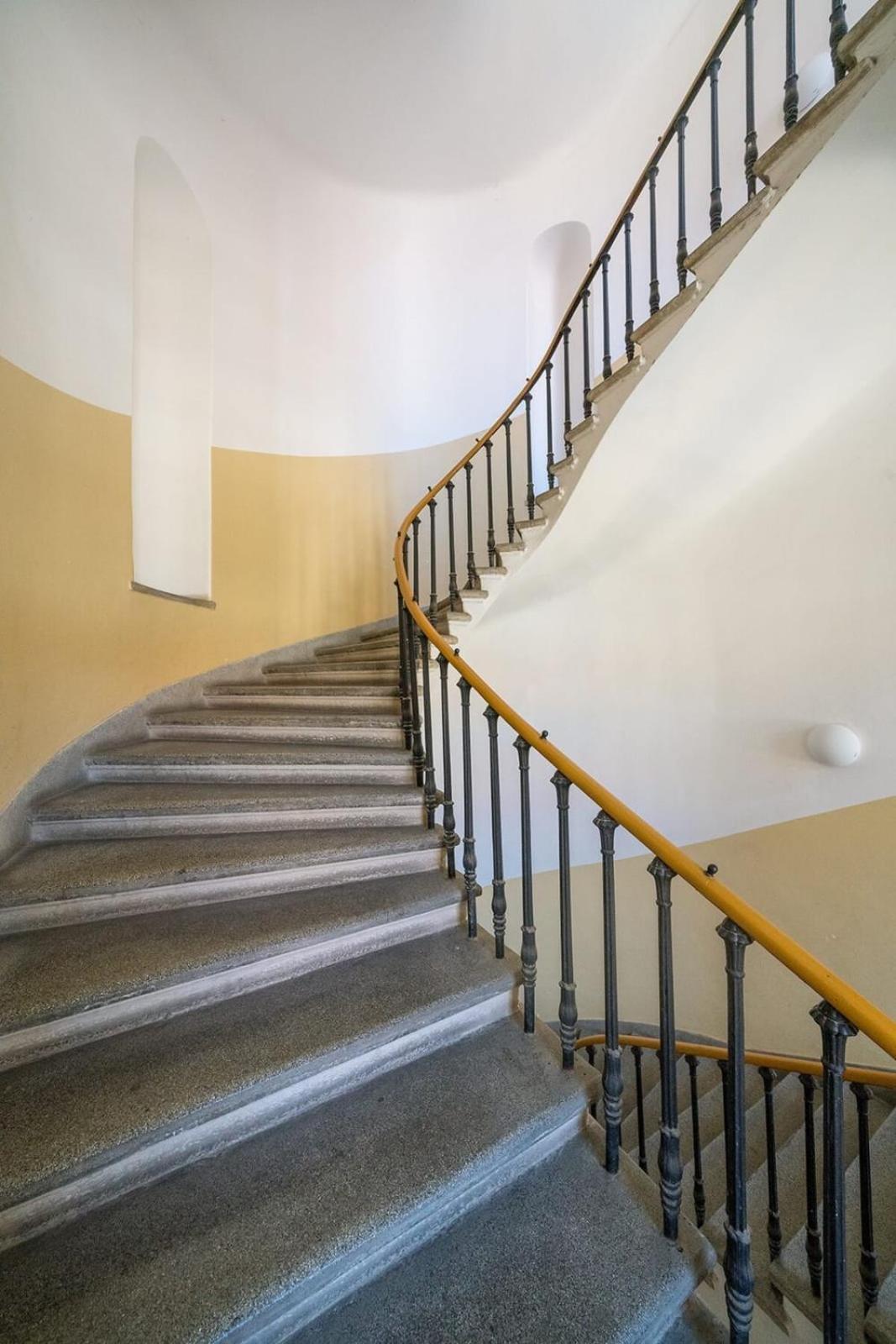 Quiet City Center Apartment In Hip & Foodie Area Prag Exterior foto